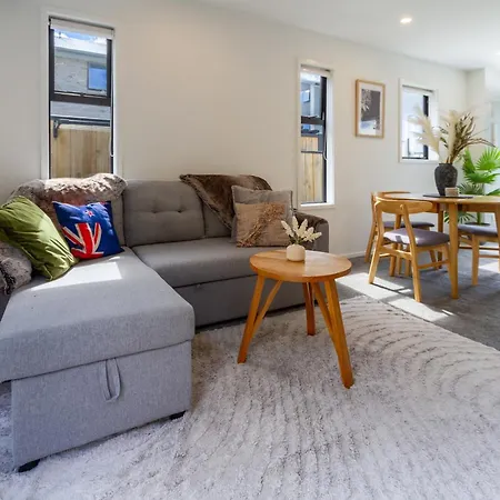 Escape At The Park: 1 Bed 1 Bath W/Carpark Apartment